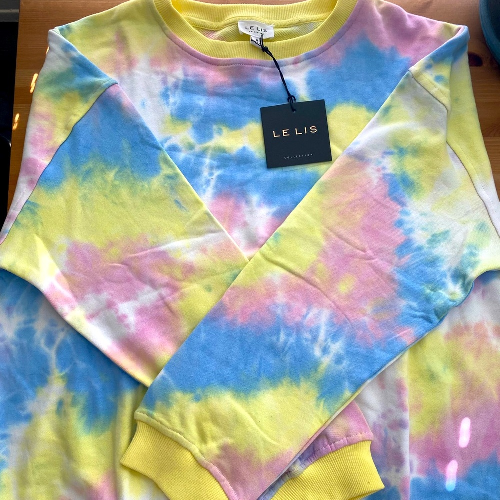 NWT🔥 Early 2000’s style tie dye sweatshirt 🌈 - Picture 6 of 6